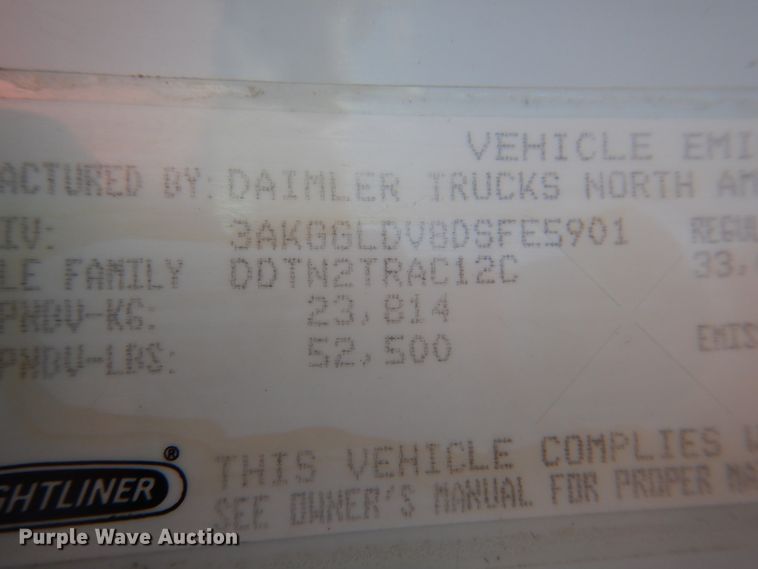 image for item JY9840 2013 Freightliner Cascadia 125  semi truck
