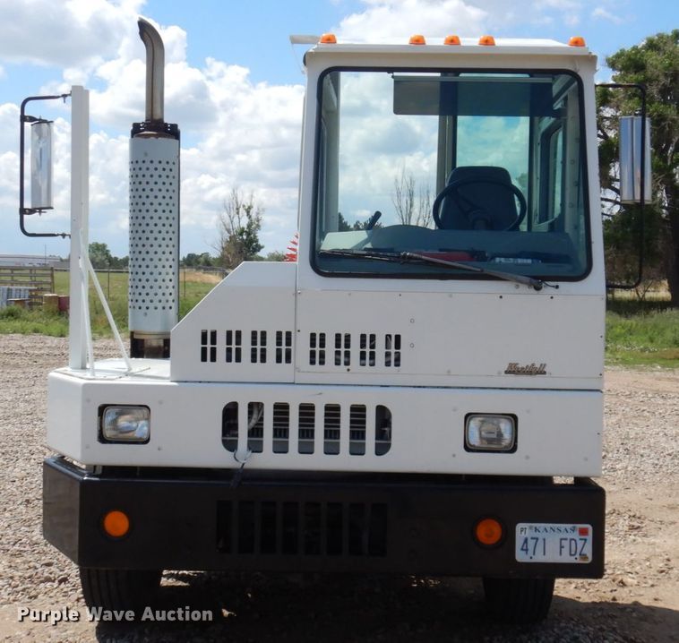 image for item JZ9978 2001 Ottawa CYT30  yard truck