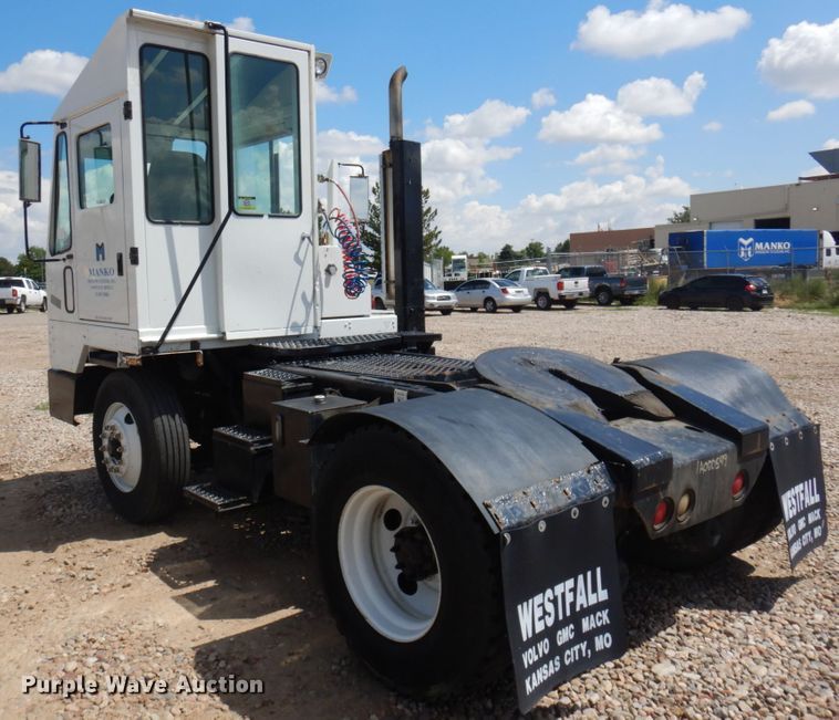 image for item JZ9978 2001 Ottawa CYT30  yard truck