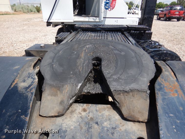 image for item JZ9978 2001 Ottawa CYT30  yard truck