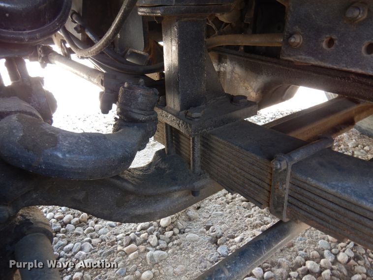 image for item JZ9978 2001 Ottawa CYT30  yard truck