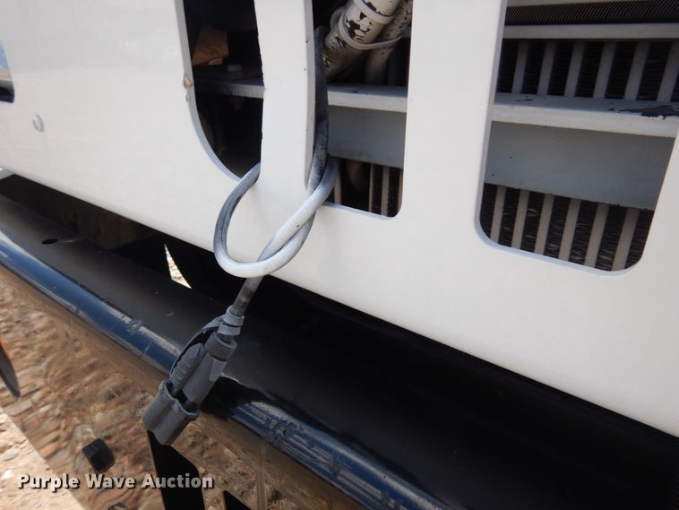 image for item JZ9978 2001 Ottawa CYT30  yard truck