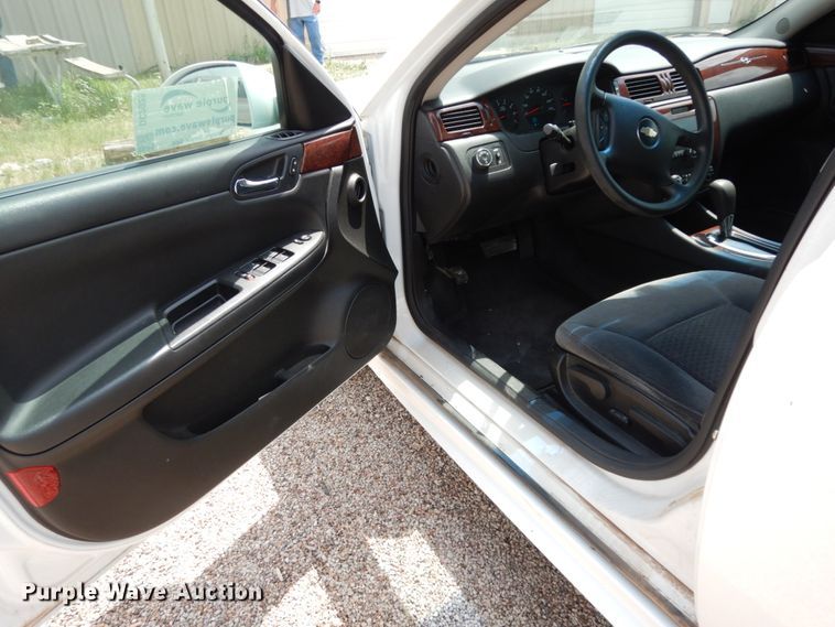 image for item DC2025 2010 Chevrolet Impala LS