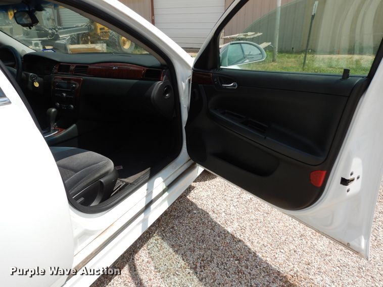 image for item DC2025 2010 Chevrolet Impala LS