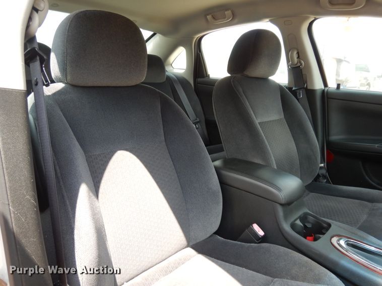 image for item DC2025 2010 Chevrolet Impala LS