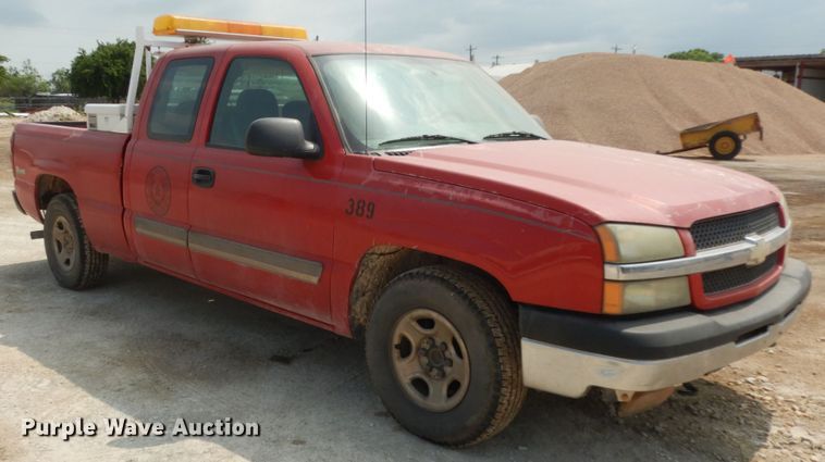 image for item DC2048 2004 Chevrolet Silverado 1500  Ext. Cab pickup truck