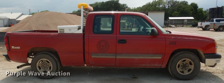 image for item DC2048 2004 Chevrolet Silverado 1500  Ext. Cab pickup truck