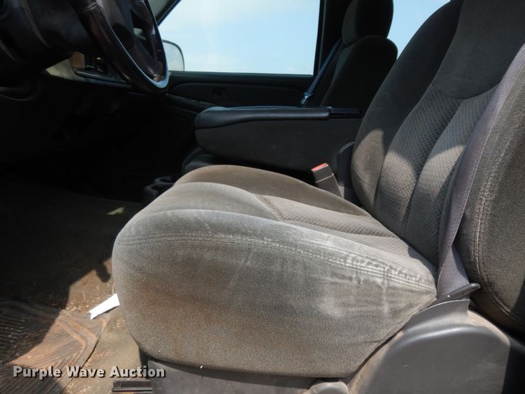 image for item DC2048 2004 Chevrolet Silverado 1500  Ext. Cab pickup truck