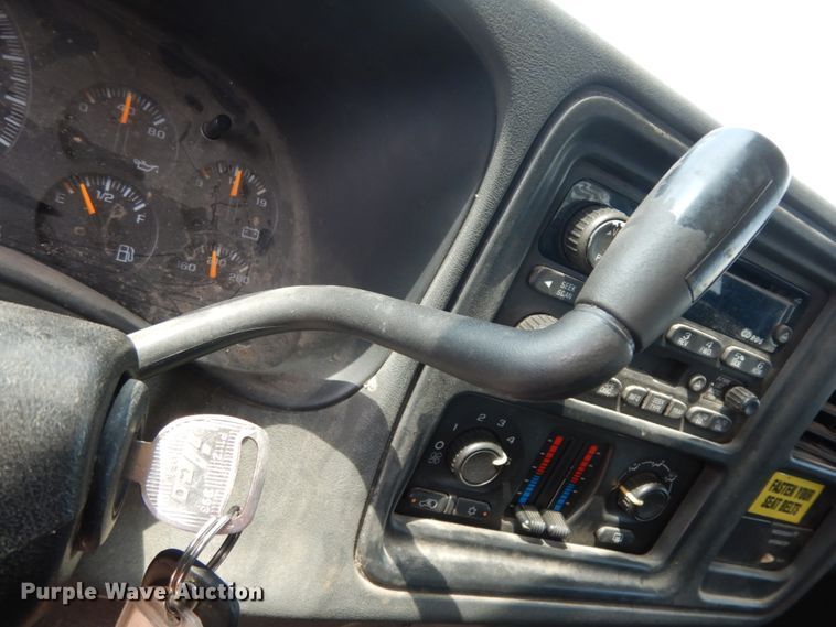 image for item DC2048 2004 Chevrolet Silverado 1500  Ext. Cab pickup truck