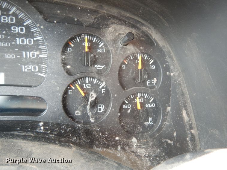 image for item DC2048 2004 Chevrolet Silverado 1500  Ext. Cab pickup truck