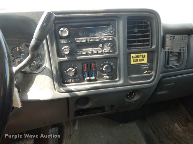 image for item DC2048 2004 Chevrolet Silverado 1500  Ext. Cab pickup truck