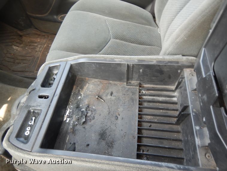 image for item DC2048 2004 Chevrolet Silverado 1500  Ext. Cab pickup truck