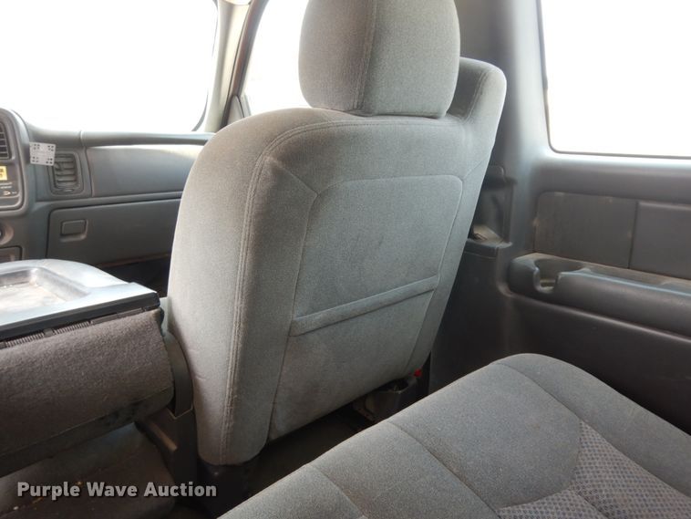 image for item DC2048 2004 Chevrolet Silverado 1500  Ext. Cab pickup truck