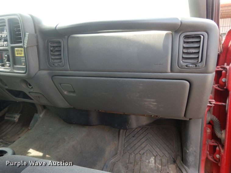 image for item DC2048 2004 Chevrolet Silverado 1500  Ext. Cab pickup truck