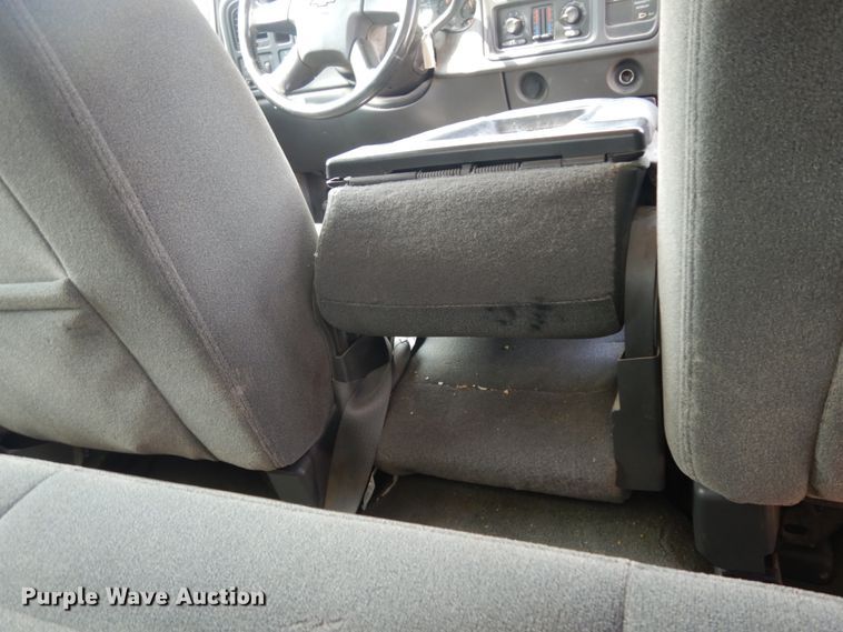 image for item DC2048 2004 Chevrolet Silverado 1500  Ext. Cab pickup truck