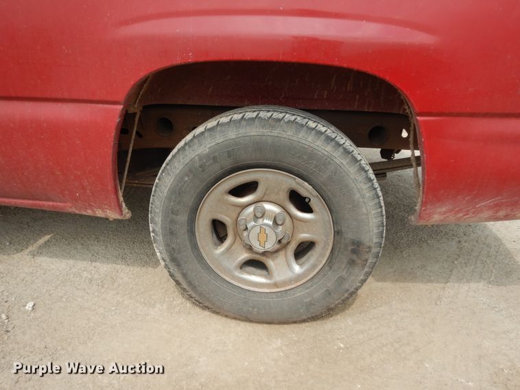 image for item DC2048 2004 Chevrolet Silverado 1500  Ext. Cab pickup truck