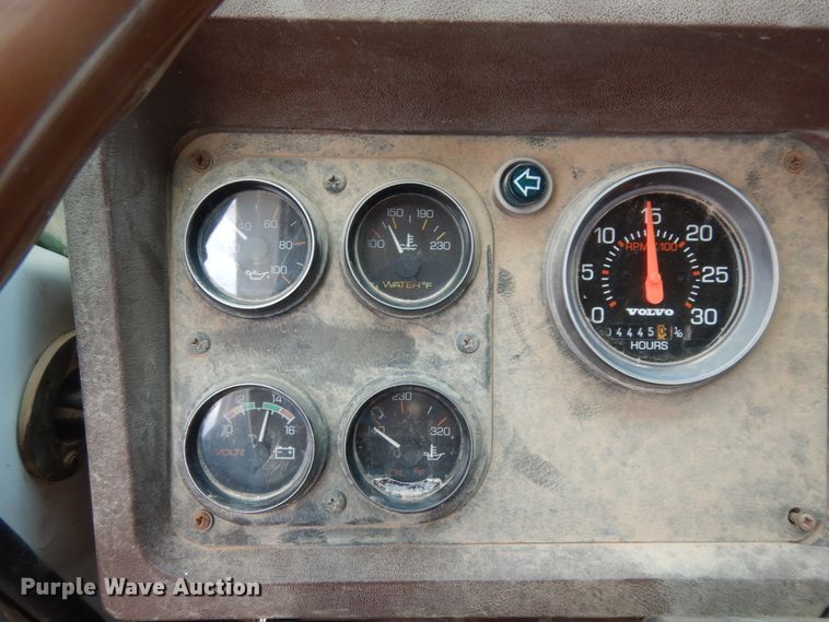 image for item DC2052 1990 White GMC WCS  water truck