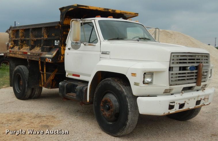 image for item DC2053 1986 Ford F8000  dump truck