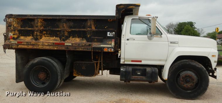 image for item DC2053 1986 Ford F8000  dump truck