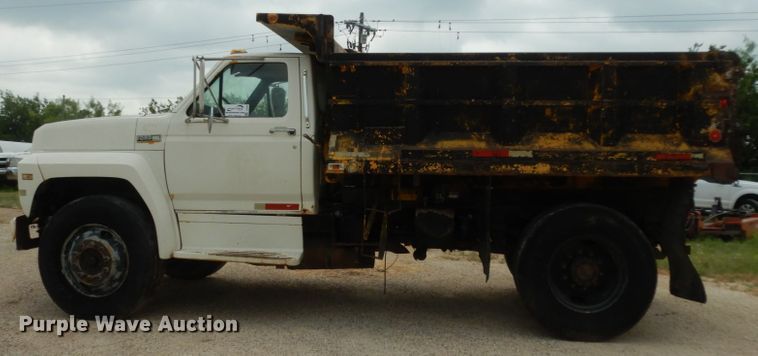 image for item DC2053 1986 Ford F8000  dump truck