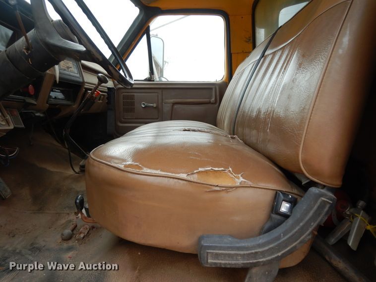 image for item DC2053 1986 Ford F8000  dump truck