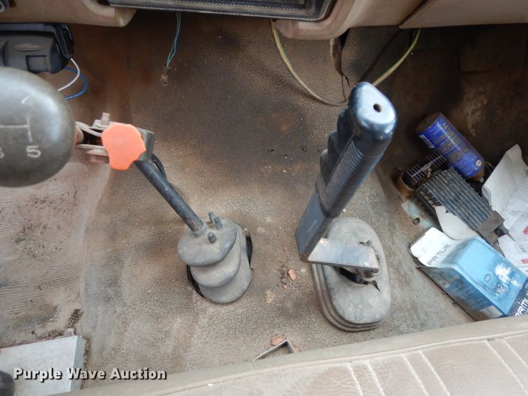 image for item DC2053 1986 Ford F8000  dump truck