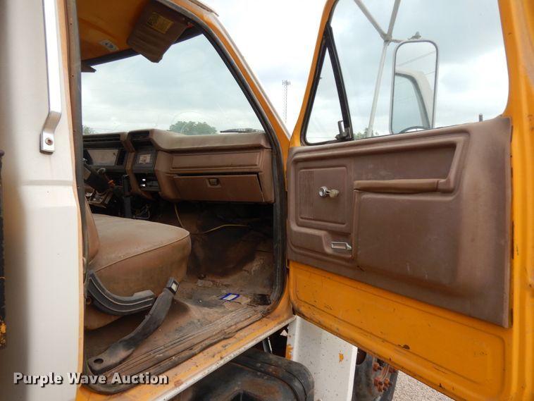 image for item DC2053 1986 Ford F8000  dump truck