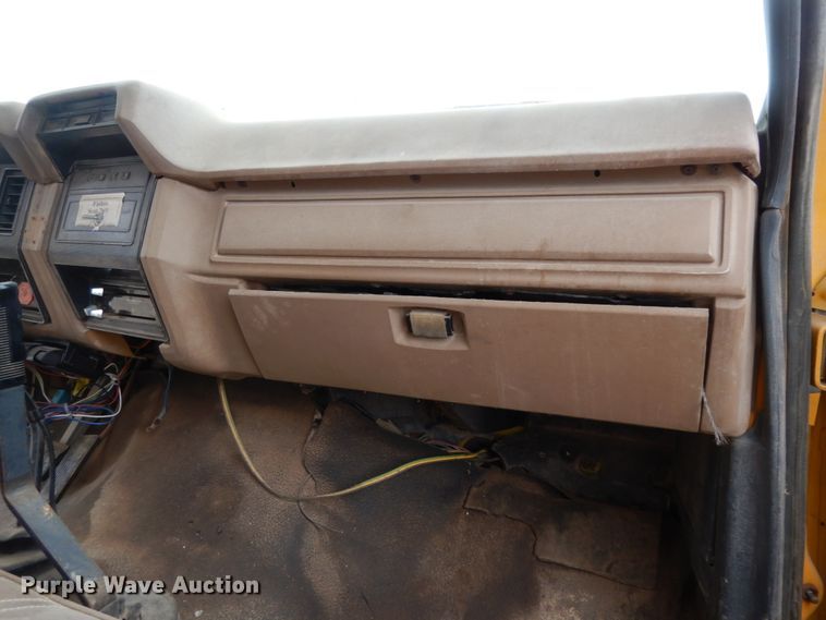 image for item DC2053 1986 Ford F8000  dump truck