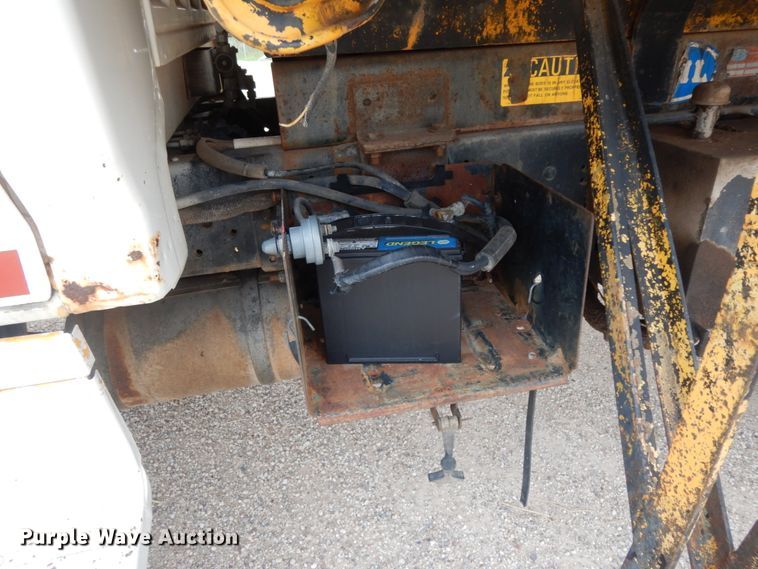 image for item DC2053 1986 Ford F8000  dump truck