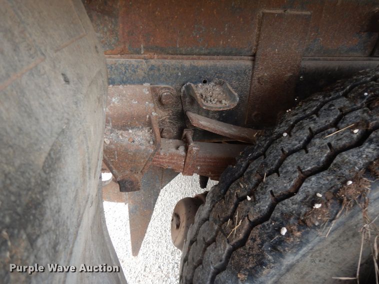 image for item DC2053 1986 Ford F8000  dump truck