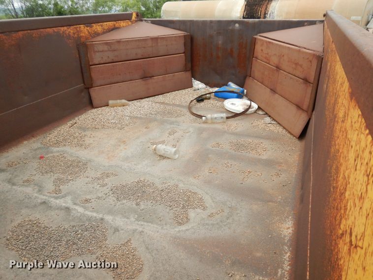 image for item DC2053 1986 Ford F8000  dump truck