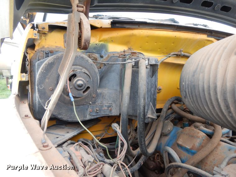 image for item DC2053 1986 Ford F8000  dump truck