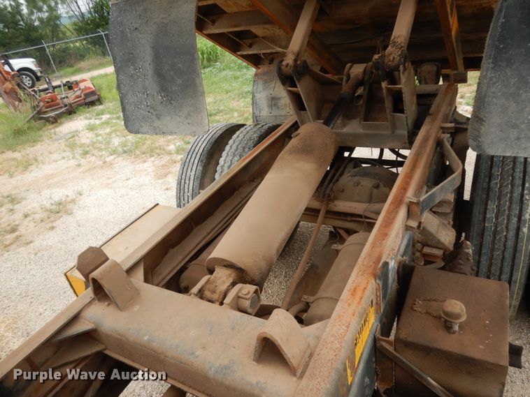 image for item DC2053 1986 Ford F8000  dump truck