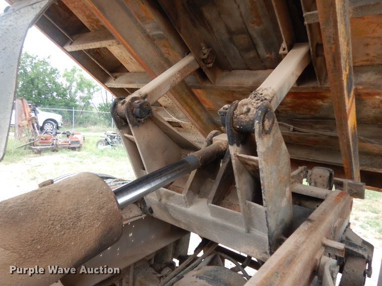 image for item DC2053 1986 Ford F8000  dump truck