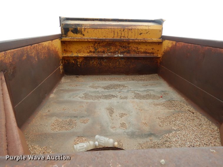 image for item DC2053 1986 Ford F8000  dump truck