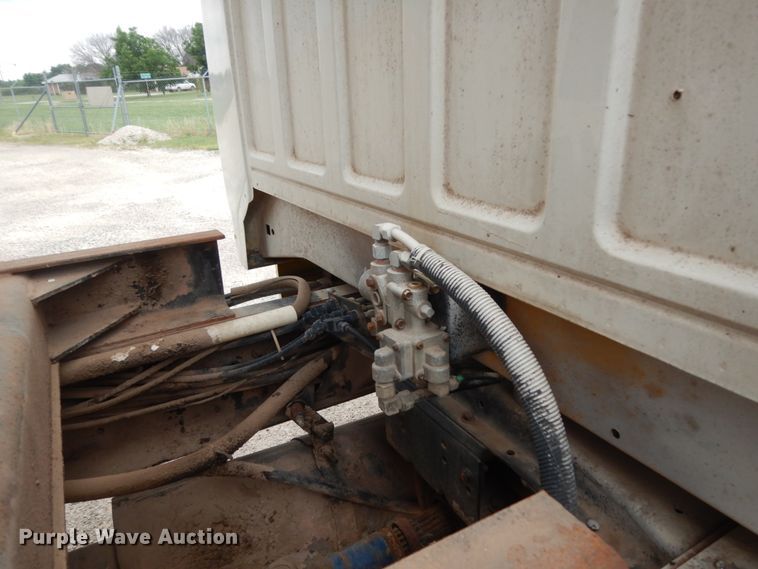 image for item DC2053 1986 Ford F8000  dump truck