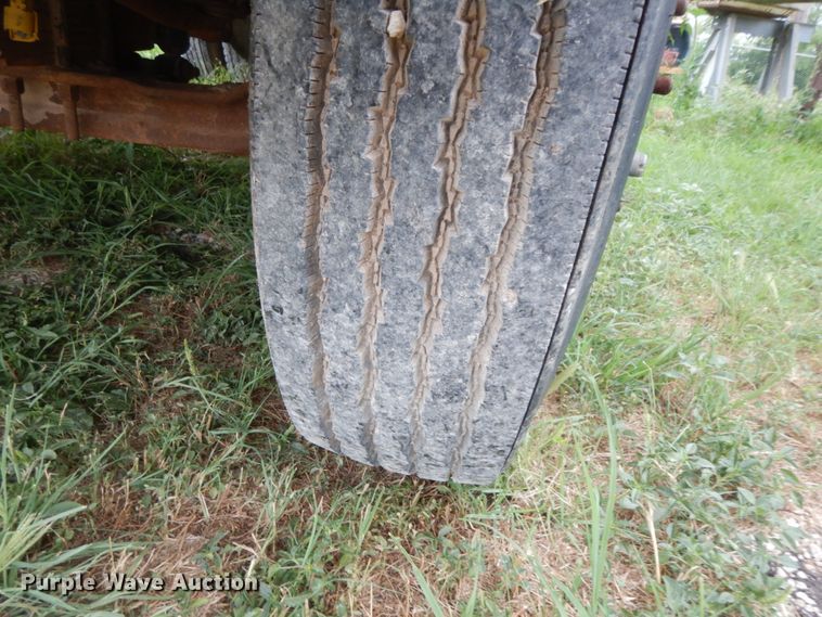 image for item DC2053 1986 Ford F8000  dump truck