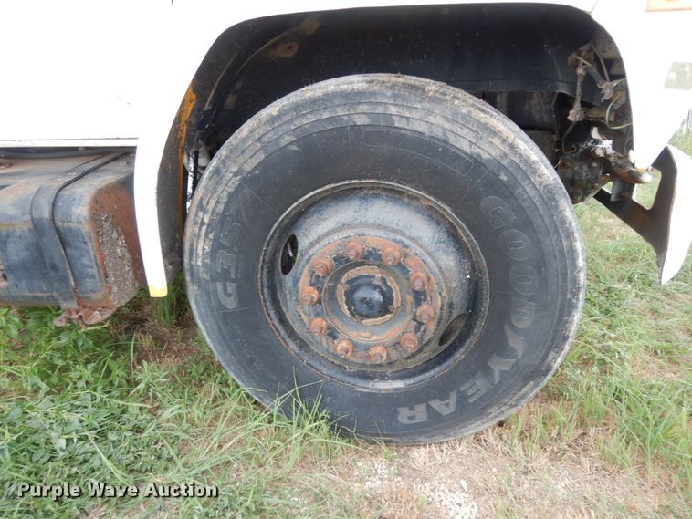 image for item DC2053 1986 Ford F8000  dump truck