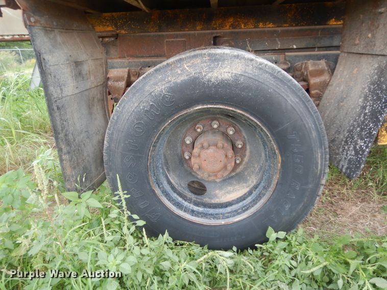 image for item DC2053 1986 Ford F8000  dump truck