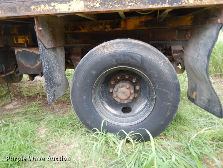 image for item DC2053 1986 Ford F8000  dump truck