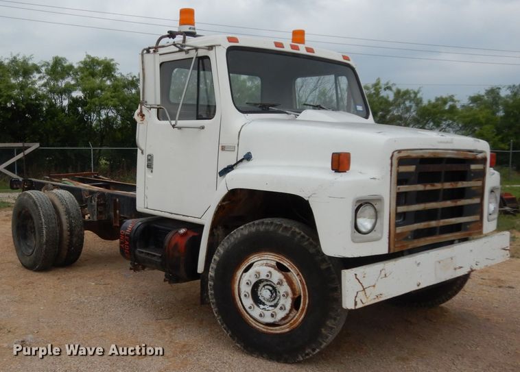 image for item DC2057 1983 International 1724  truck cab and chassis