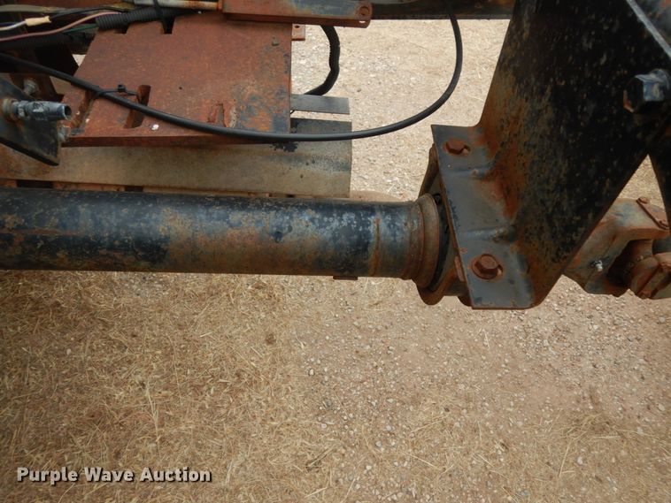 image for item DC2057 1983 International 1724  truck cab and chassis