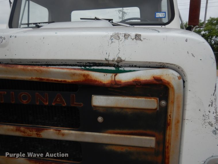 image for item DC2057 1983 International 1724  truck cab and chassis