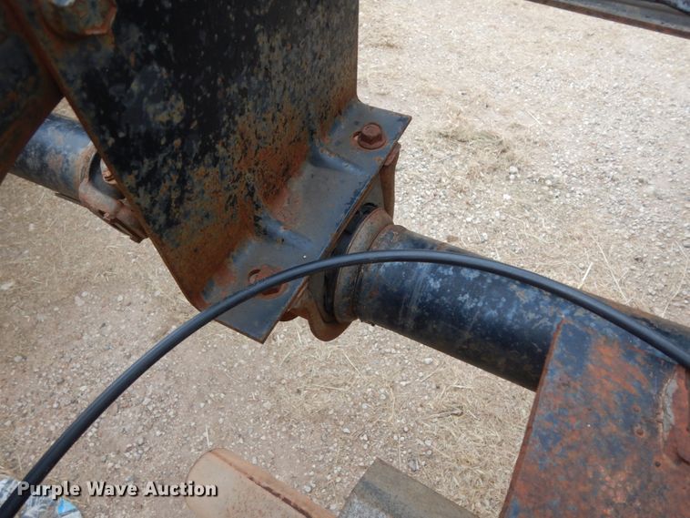 image for item DC2057 1983 International 1724  truck cab and chassis