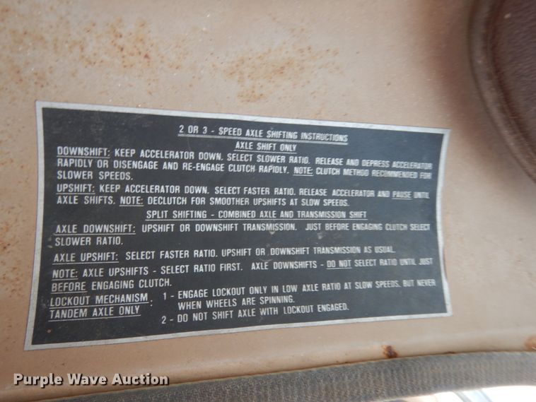 image for item DC2057 1983 International 1724  truck cab and chassis