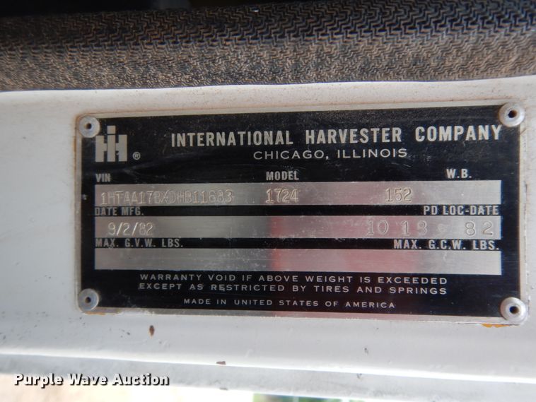 image for item DC2057 1983 International 1724  truck cab and chassis