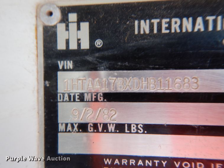 image for item DC2057 1983 International 1724  truck cab and chassis