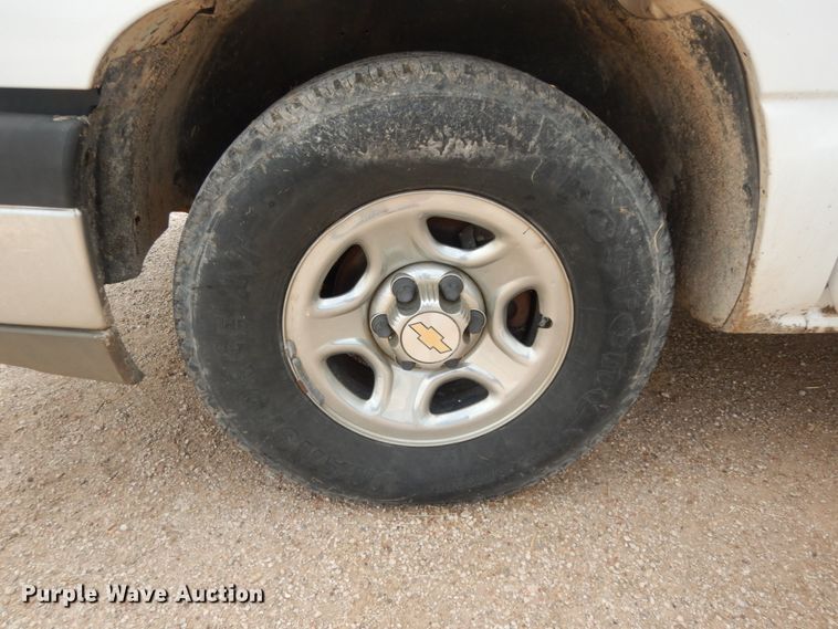 image for item DC2058 2003 Chevrolet Silverado 1500  Ext. Cab pickup truck