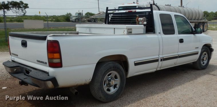 image for item DC2059 2001 Chevrolet Silverado 1500  Ext. Cab pickup truck