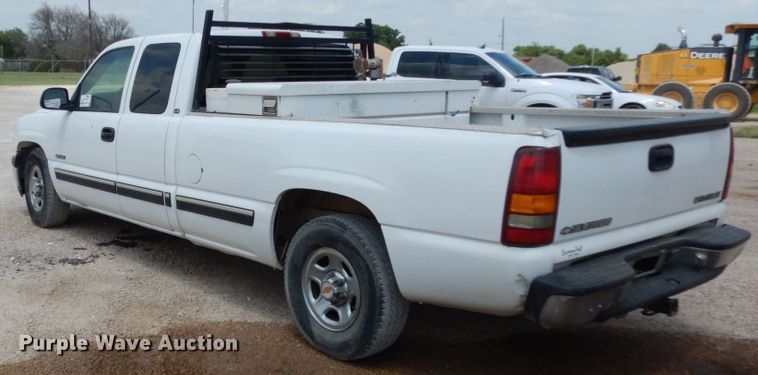image for item DC2059 2001 Chevrolet Silverado 1500  Ext. Cab pickup truck